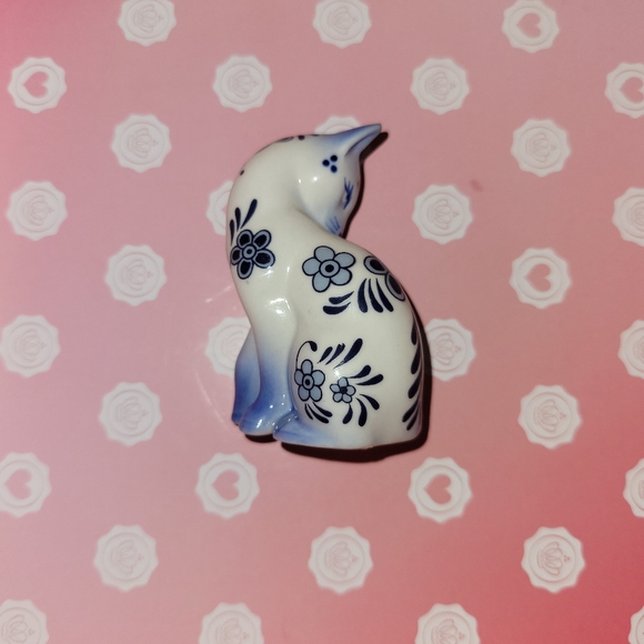 Franklin mint ceramic curio cat Delft figurine - Picture 3 of 5